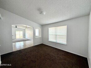 12501 Sombra Fuerte Dr in El Paso, TX - Building Photo - Building Photo