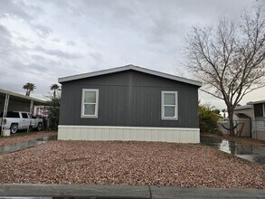 6105 E Sahara Ave in Las Vegas, NV - Building Photo - Building Photo