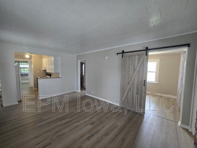 1124 Kern St in Waterloo, IA - Foto de edificio - Building Photo