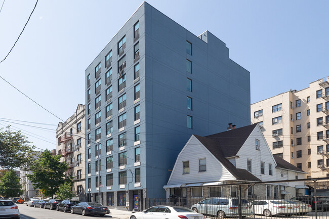 2741 Creston Ave in Bronx, NY - Foto de edificio - Building Photo