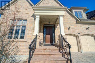 6 Stollery Pond Cres in Markham, ON - Building Photo - Building Photo