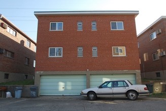 Crest Hill Quad Apartments in Cincinnati, OH - Building Photo - Building Photo