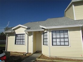 12715 Raeburn Way in Tampa, FL - Building Photo