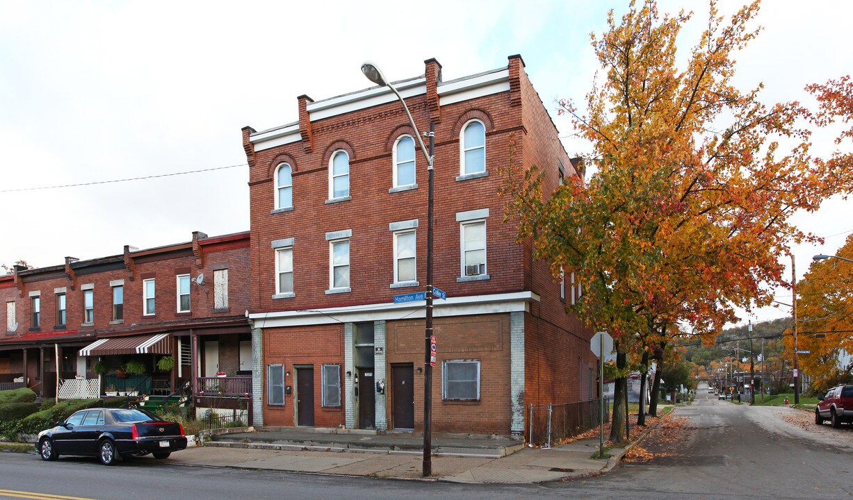 7371 Hamilton Ave in Pittsburgh, PA - Foto de edificio