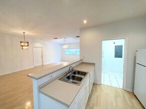 1867 S Dovetail Dr in Fort Pierce, FL - Building Photo - Building Photo