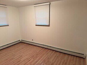 1201 57th Ave N, Unit 1 in Minneapolis, MN - Foto de edificio - Building Photo