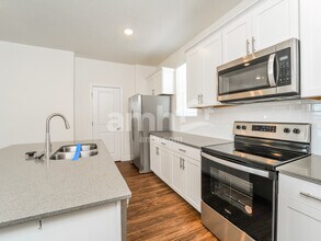 6042 W South Jordan Pky in South Jordan, UT - Building Photo - Building Photo