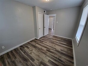 6154 Jackson Ave in Berkeley, MO - Building Photo - Building Photo