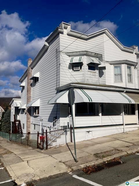 property at 501 E Bertsch St