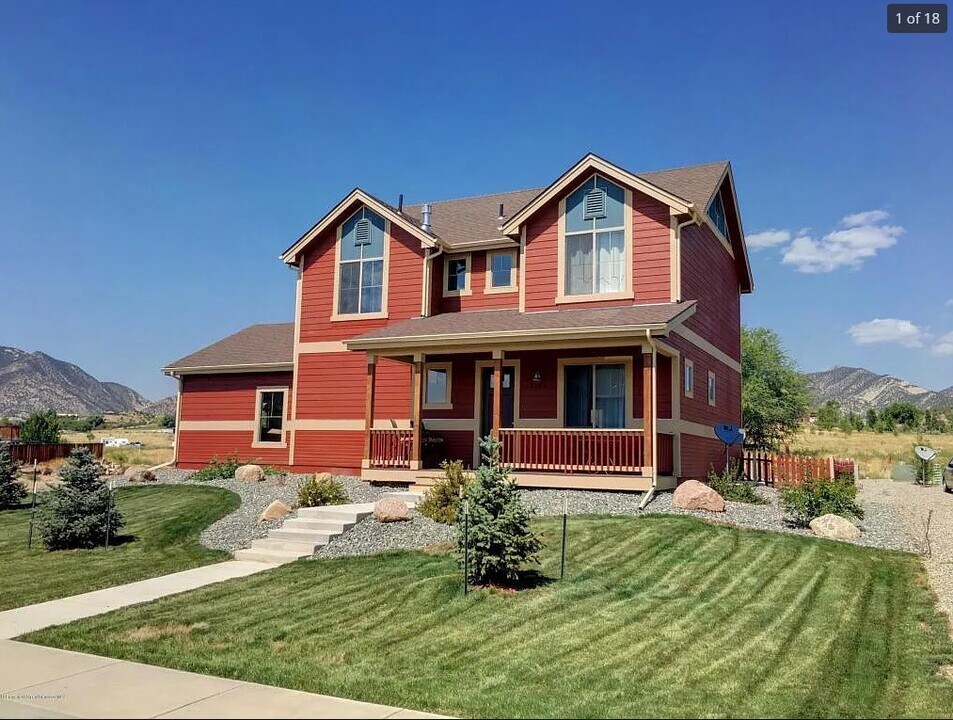 1266 Bedrock Cir in Silt, CO - Building Photo