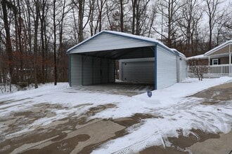 922 Moss Oak Ct in North Vernon, IN - Building Photo - Building Photo