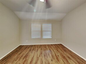 3025 Iris Dr in Lancaster, TX - Building Photo - Building Photo