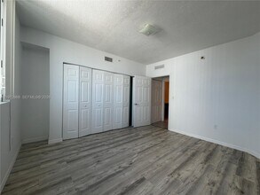 275 NE 18th St in Miami, FL - Building Photo - Building Photo