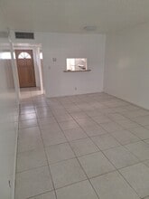 5061 W Oakland Park Blvd, Unit 108 in Lauderdale Lakes, FL - Building Photo - Building Photo