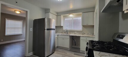 9901 Yorkshire Rd in Detroit, MI - Building Photo - Building Photo