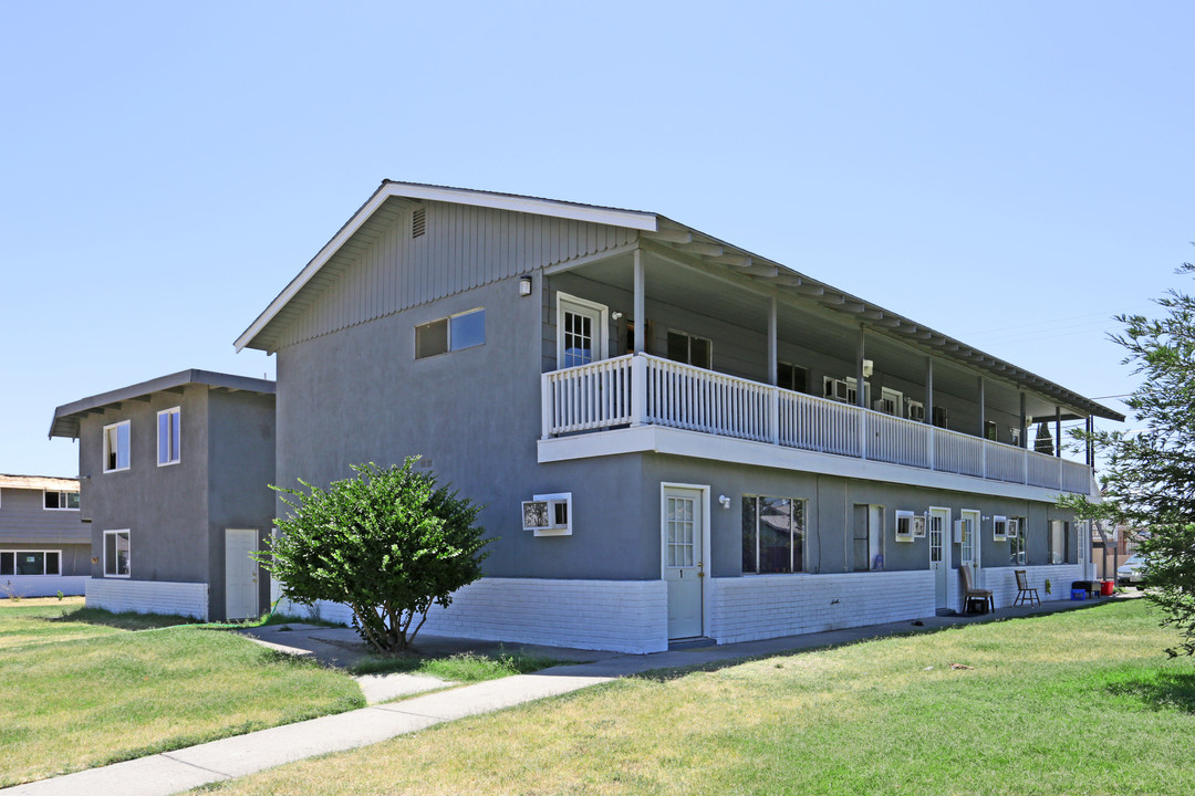 778-858 Broadway in Atwater, CA - Building Photo