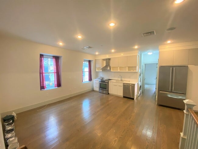 15 Boardman St, Unit 2 in Cambridge, MA - Building Photo - Building Photo