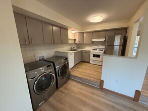 757 Southeast Ave in Tallmadge, OH - Building Photo - Building Photo