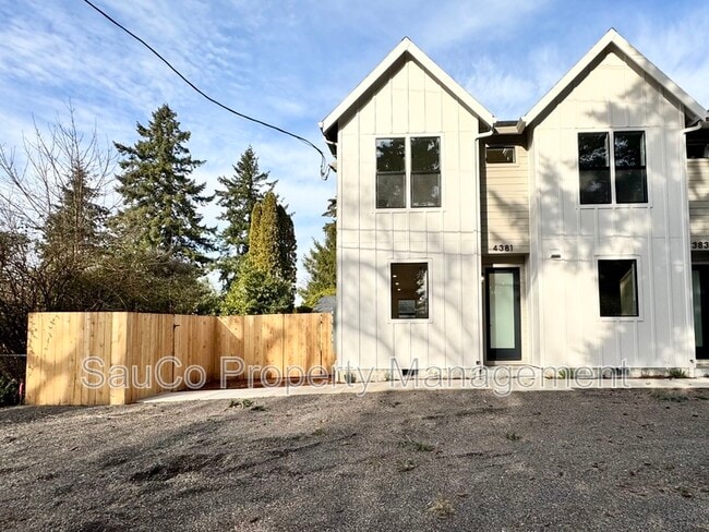 property at 4381 SE Tolman St