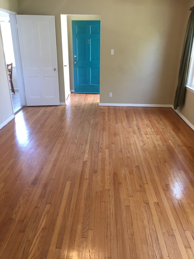 1347 Oak St, Unit 1347