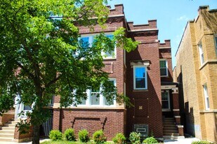 2652 N Harding Ave in Chicago, IL - Building Photo