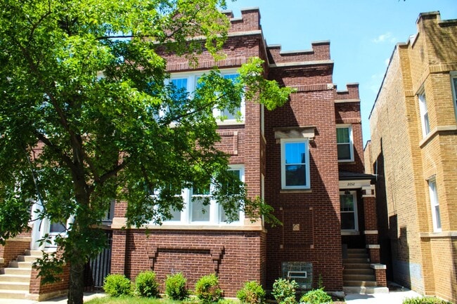 property at 2652 N Harding Ave