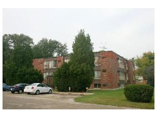 3705 James St Apartmemts in McHenry, IL - Building Photo