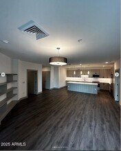 7111 E Tierra Buena Ln in Scottsdale, AZ - Building Photo - Building Photo