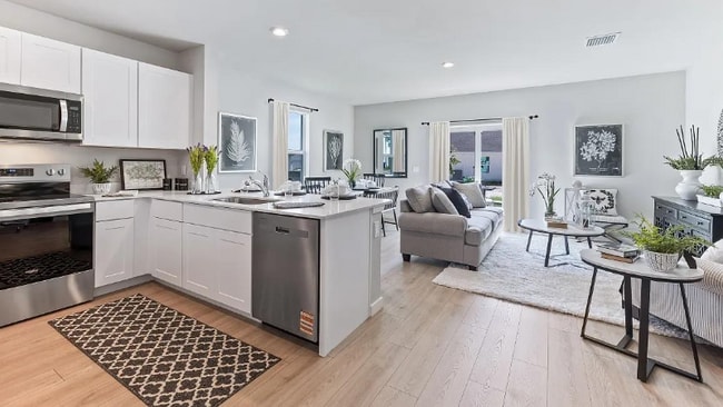 8417 Everly Preserve Dr in Lehigh Acres, FL - Foto de edificio - Building Photo