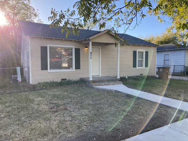 311 N Van Buren St in San Angelo, TX - Building Photo - Building Photo
