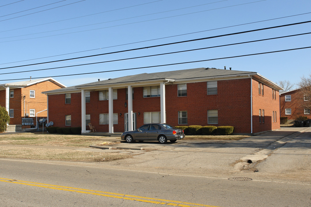 3105 Hunsinger Ln in Louisville, KY - Building Photo