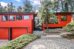 38 Cumberland Ave in Brookline, MA - Building Photo