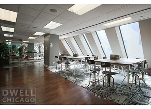 680 N Lake Shore Dr in Chicago, IL - Building Photo - Building Photo