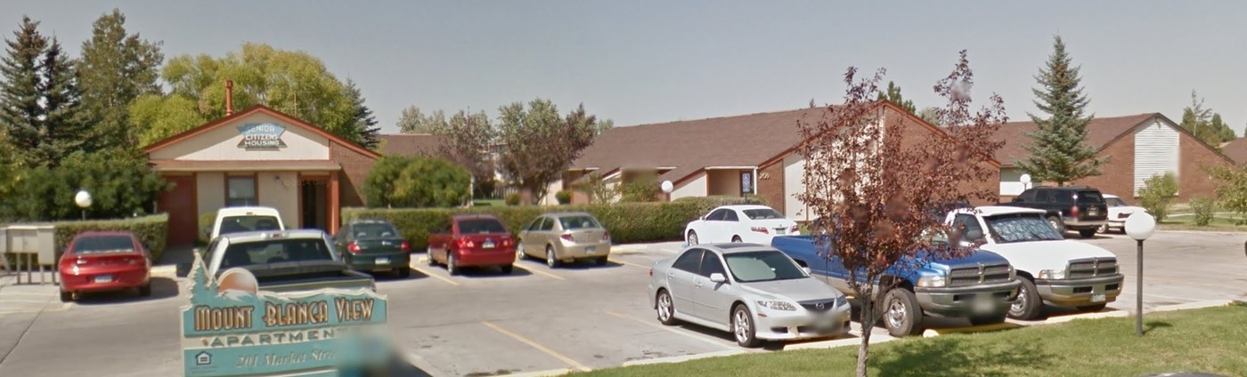 Mount Blanca View & Totten Manor Apartments in Alamosa, CO - Foto de edificio