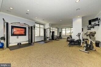 12001 Market St in Reston, VA - Foto de edificio - Building Photo