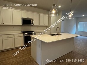 7051 E Simpson Ave in Fresno, CA - Building Photo - Building Photo