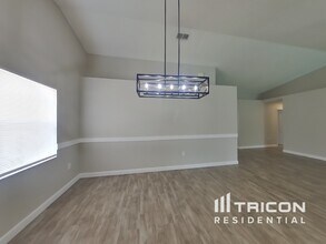 1036 Malletwood Dr in Brandon, FL - Building Photo - Building Photo