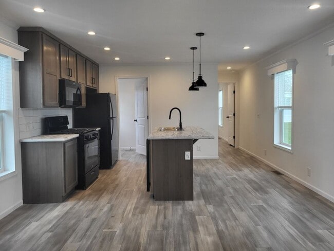 140 Flamingo Dr in Beecher, IL - Building Photo - Building Photo