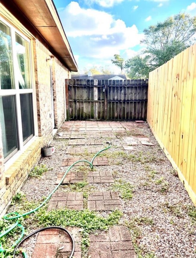 property at 2826 Pickett Dr