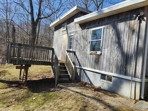 276 Berkshire Rd in Newtown, CT - Building Photo - Building Photo