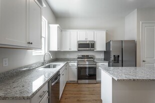 2017 S Lyerly St in Chattanooga, TN - Building Photo