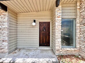 8711 Westover Club Dr in Austin, TX - Building Photo - Building Photo