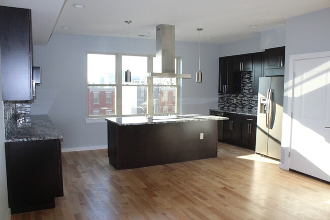 718 N 19th St in Philadelphia, PA - Building Photo - Building Photo