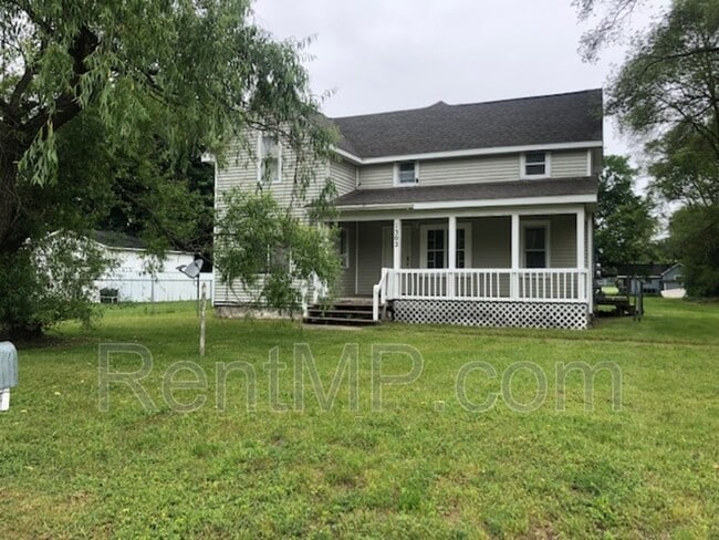 property at 1302 W Lyons St
