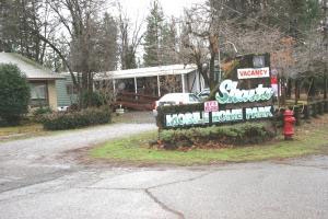 Shasta Mobile Home Park in Burney, CA - Building Photo