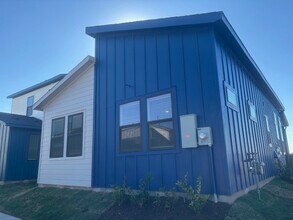 3221 Loam Ln in Richmond, TX - Foto de edificio - Building Photo