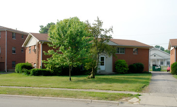 Stafford Apartments in Worthington, OH - Building Photo - Building Photo