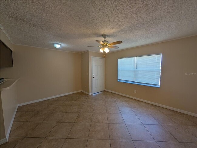 6415 S Roberts Ave in Tampa, FL - Building Photo - Building Photo