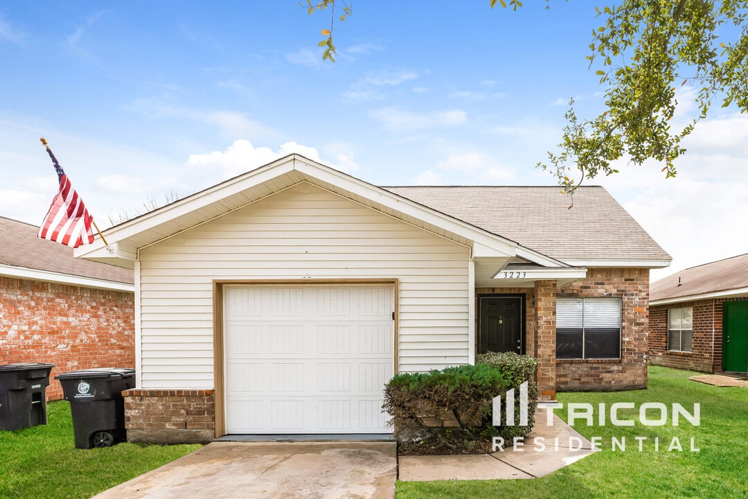 3223 Kelling St in Houston, TX - Building Photo