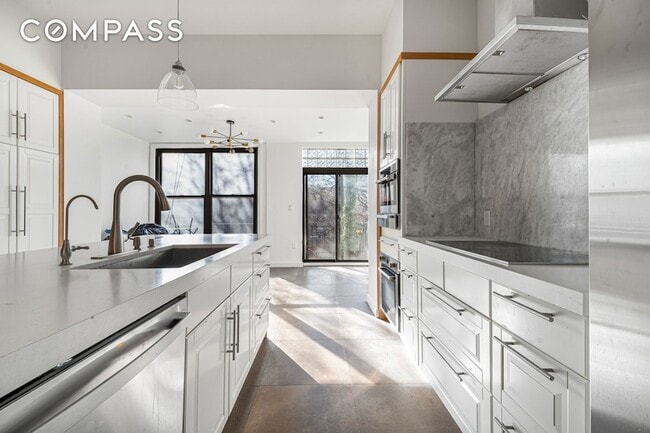 458 W 153rd St, Unit 2 in New York, NY - Foto de edificio - Building Photo